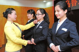 礼仪与服务的交响 政务形象的新维度
